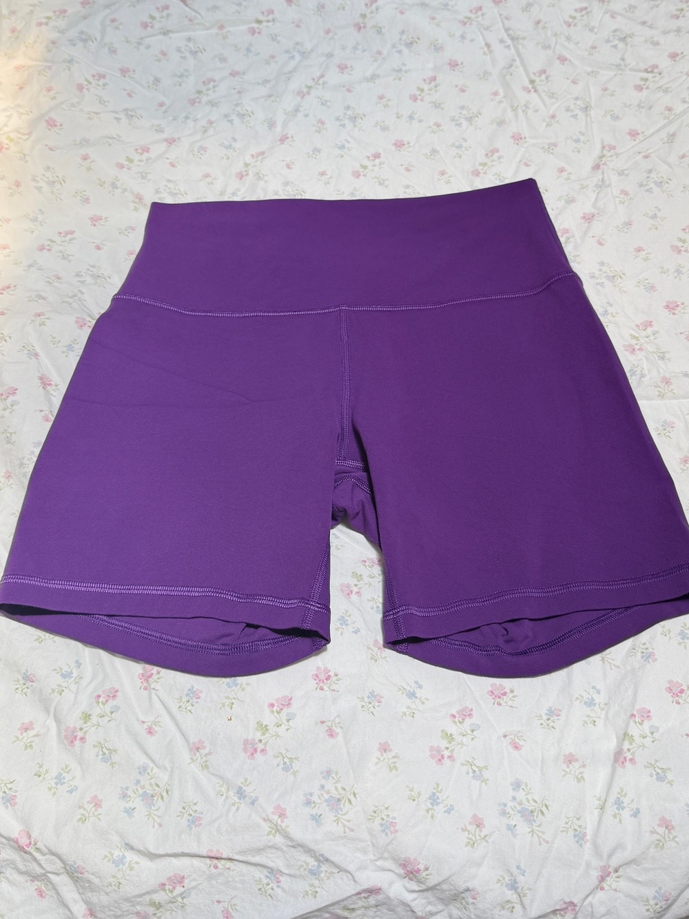 Lululemon Women’s High-Waist Align Purple Bike Shorts - Picture 2 of 4
